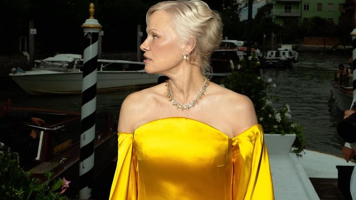 Từ Venice Đến Telluride: Haute Couture Định Nghĩa Lại Thảm Đỏ