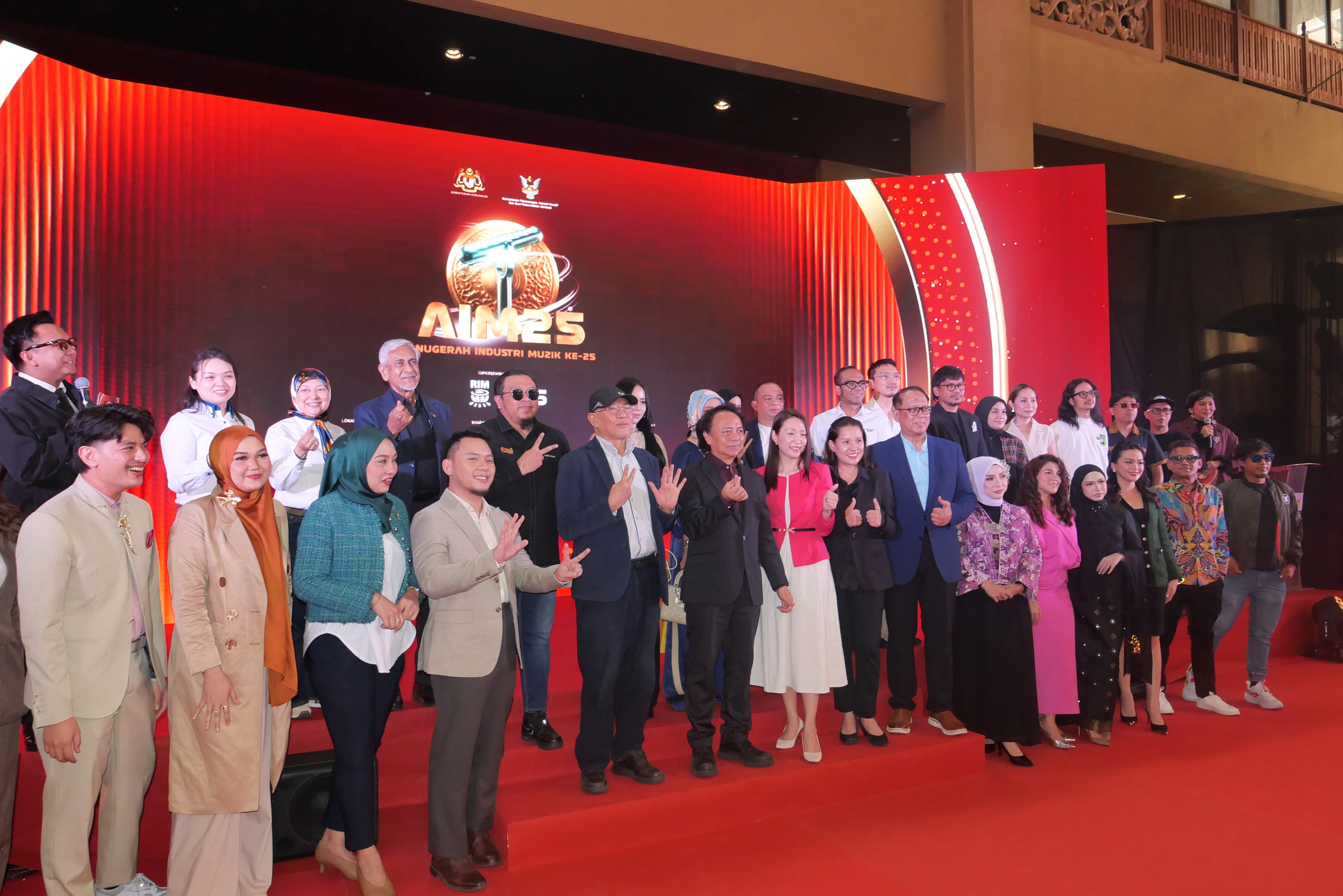 Anugerah Industri Muzik Ke-25 Menggegarkan Kuching Dengan Malam Bintang