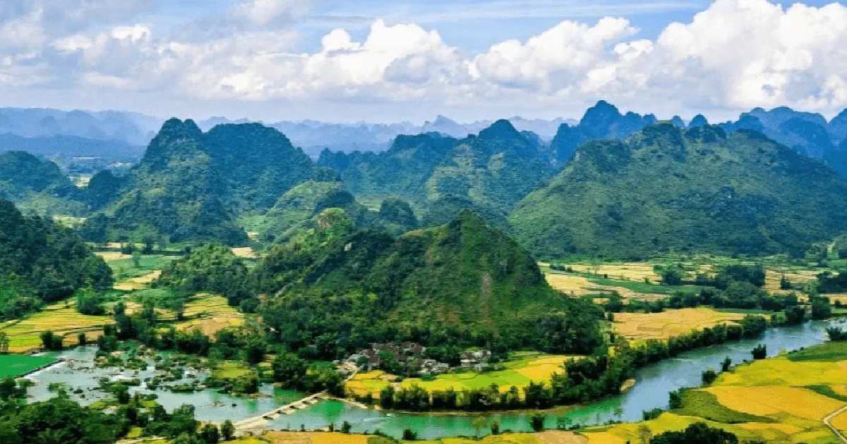 The Times vinh danh 11 điểm đến đẹp nhất Việt Nam: góc nhìn từ Phong Nha-Kẻ Bàng và Cao Bằng