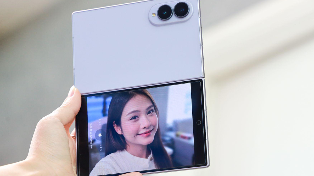 Điện thoại gập Samsung và làn sóng chuyển hệ sinh thái