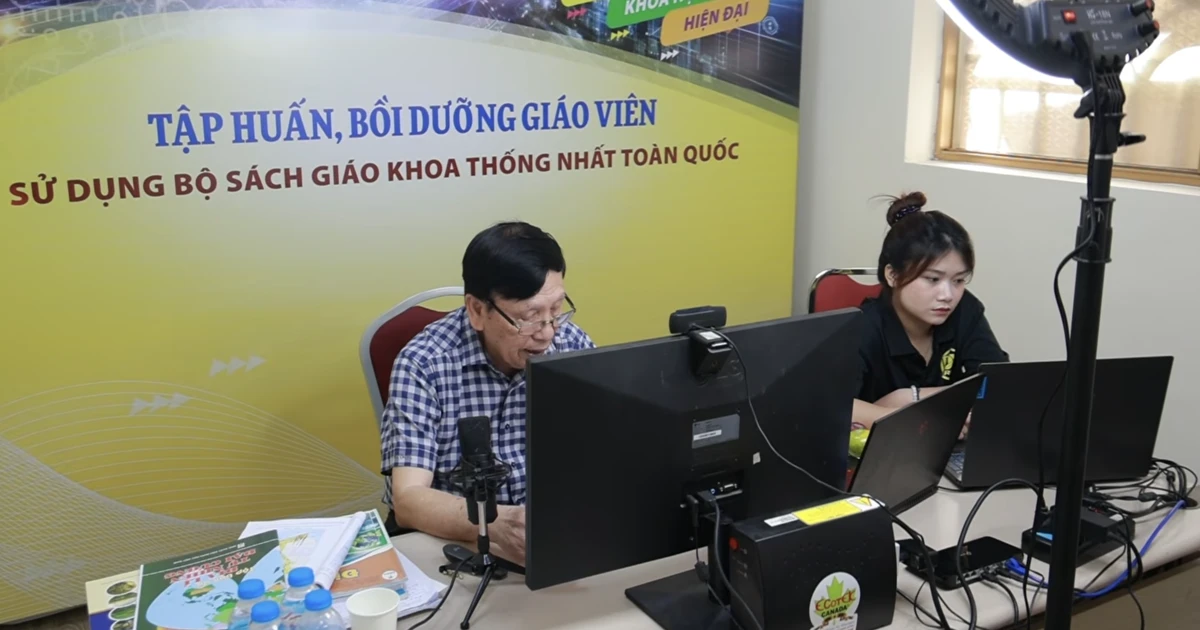 Sách giáo khoa thống nhất: cơ hội hay phép thử với giáo viên?