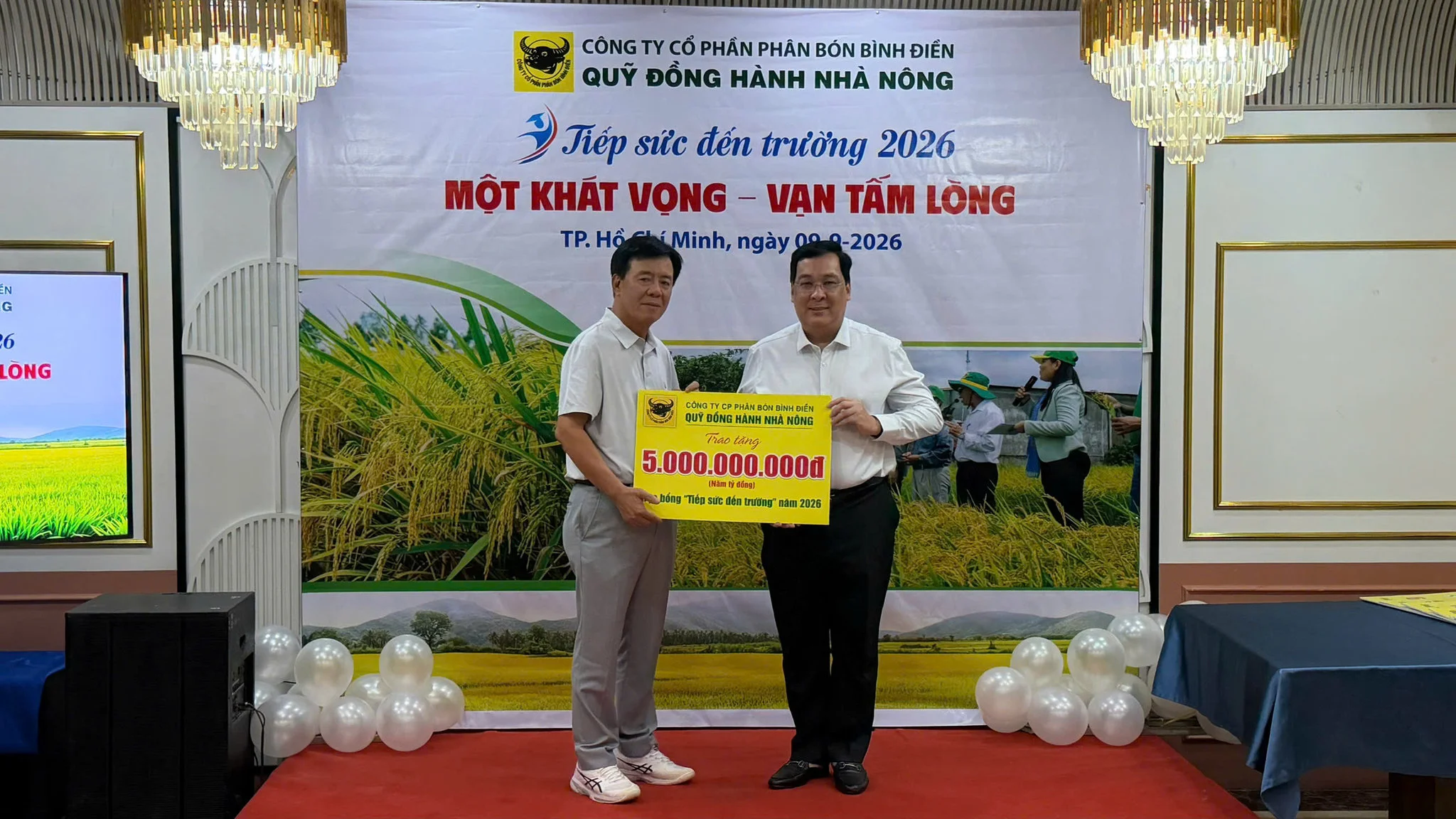 Doanh nghiệp rót hàng chục tỷ đồng học bổng cho học sinh khó khăn