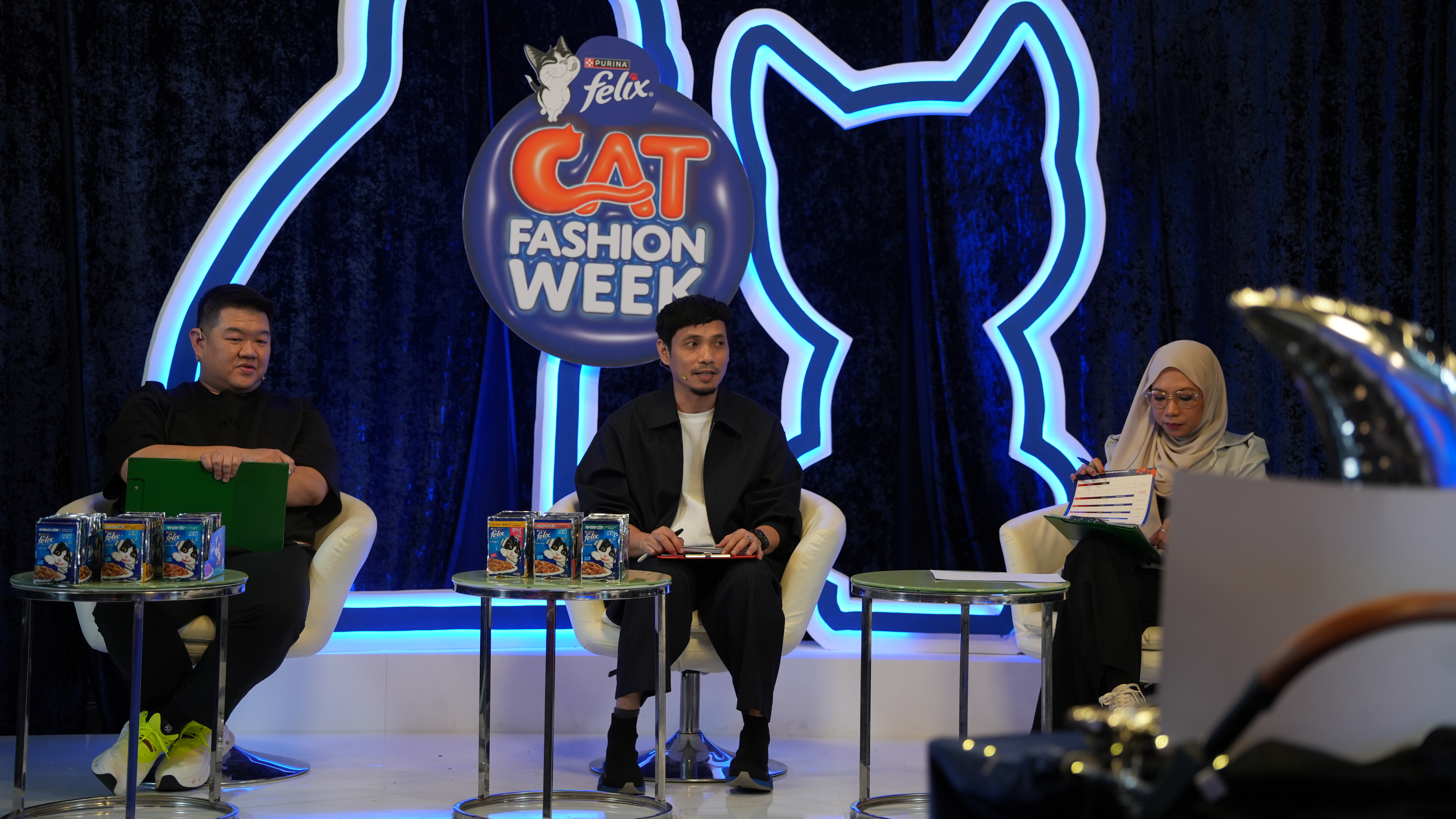 20 Kucing Bersaing Untuk Mahkota: Drama Manja Separuh Akhir Cat Fashion Week