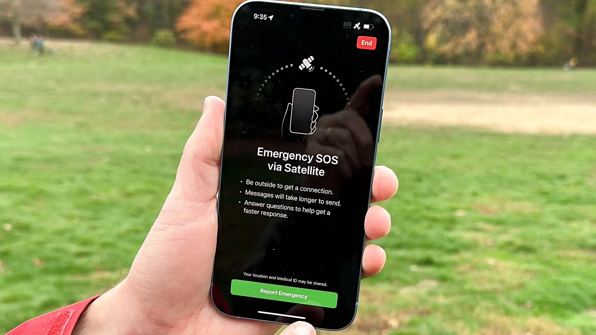 Apple kéo dài iPhone vệ tinh miễn phí: chiến lược hay nghĩa vụ?