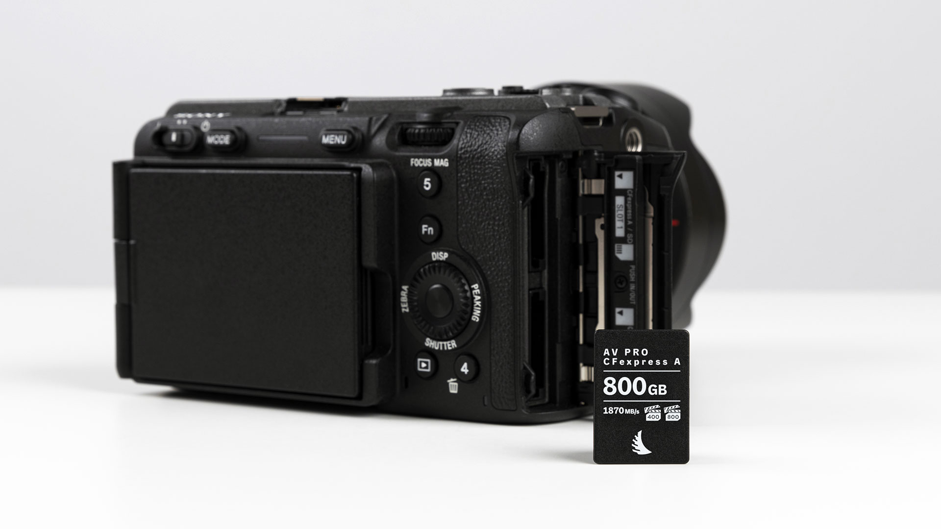 Angelbird AV PRO CFexpress Type A v4 800GB: Thẻ nhớ 8K RAW cho nhà quay phim Sony