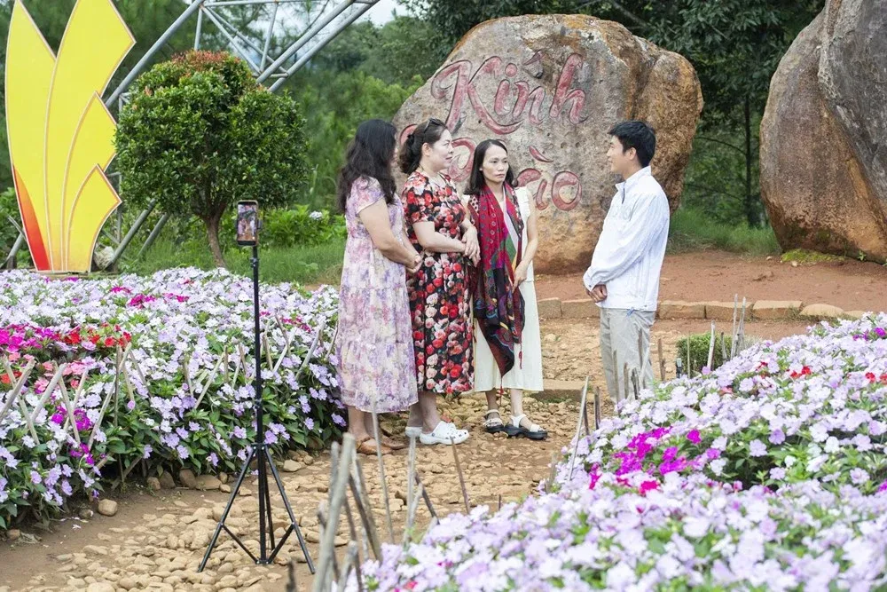 Từ Quyền Vlog đến làn sóng du lịch ẩm thực địa phương