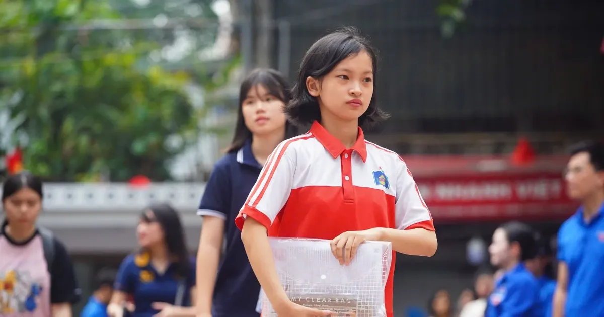 Tuyển sinh lớp 10 mới: Cơ hội hay rủi ro cho phụ huynh?
