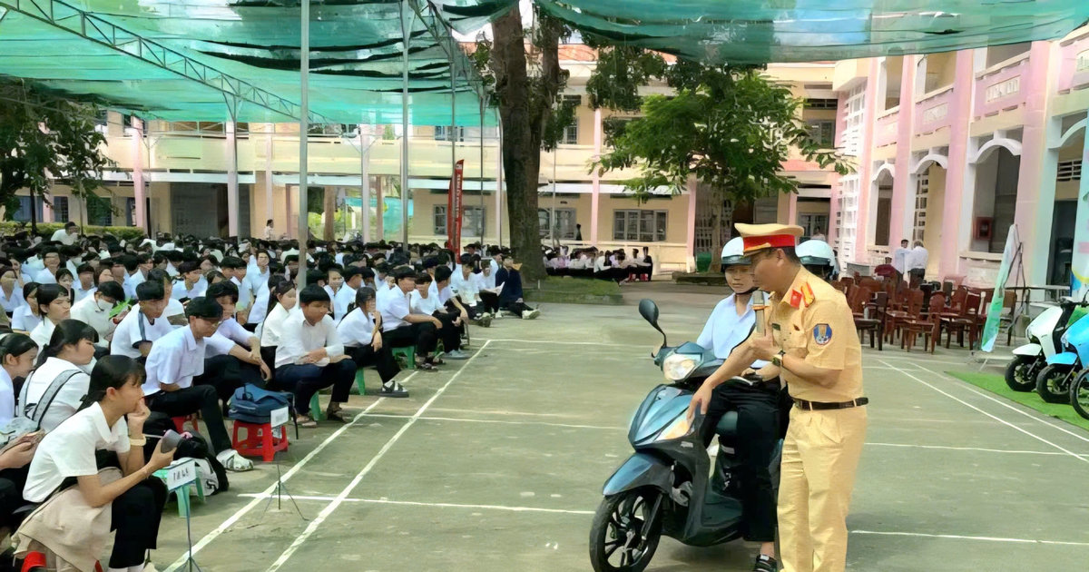 Kỹ năng tham gia giao thông an toàn: bài học đầu tiên của năm học mới