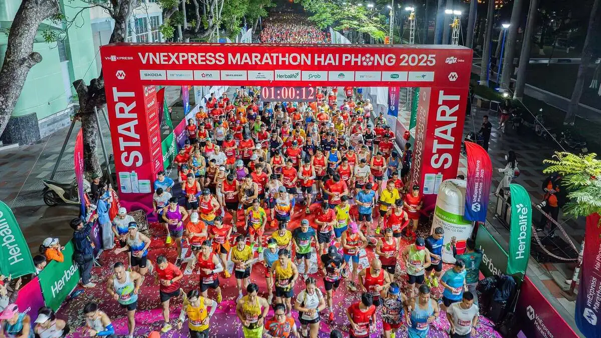 VnExpress Marathon: Làn sóng đăng ký bib bùng nổ từ biển tới nội địa