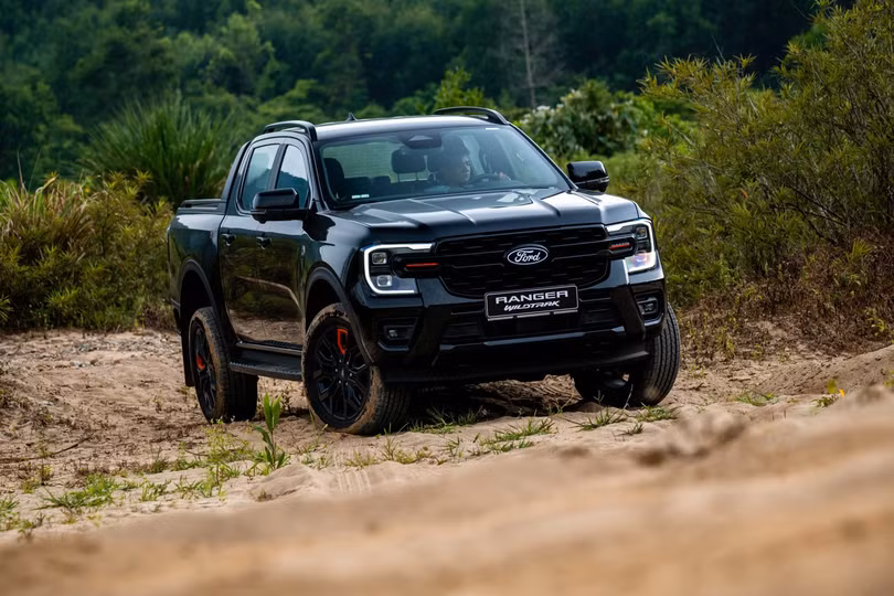 Mitsubishi Triton vượt Ford Ranger: cú đảo chiều ở phân khúc bán tải tháng 8