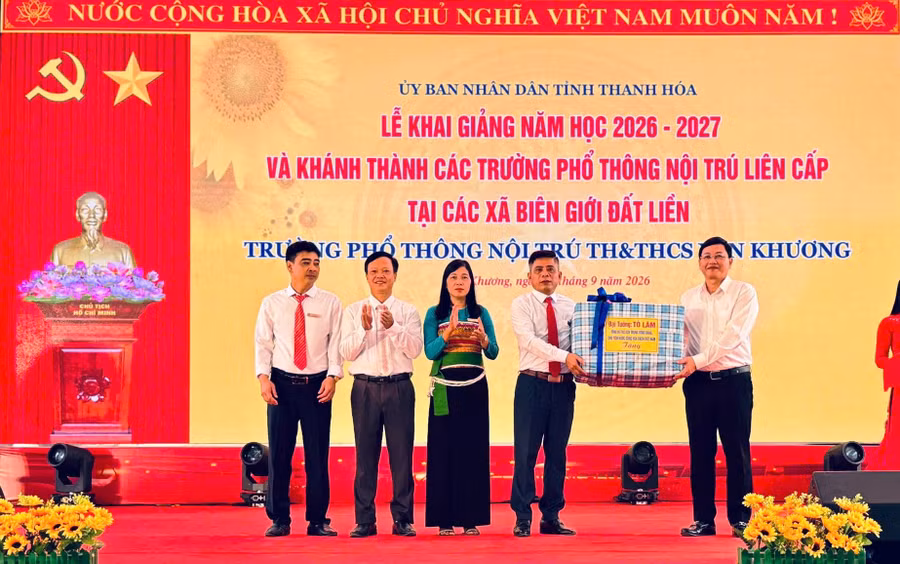 Trường mới vùng biên: từ mái tôn dột nát đến cơ hội học tập ổn định