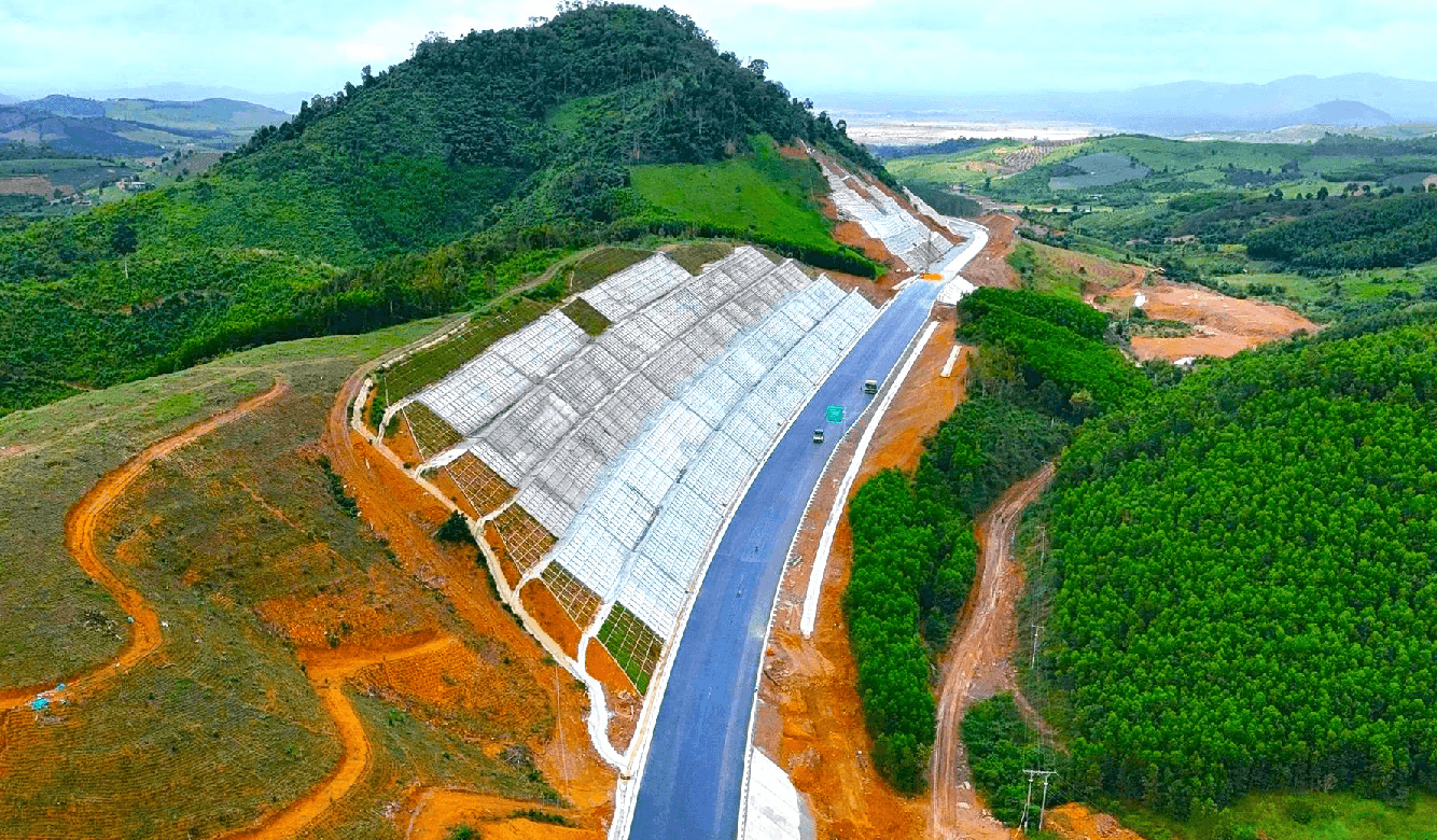 Cao tốc Khánh Hòa - Buôn Ma Thuột: cú nước rút cho trục rừng-biển