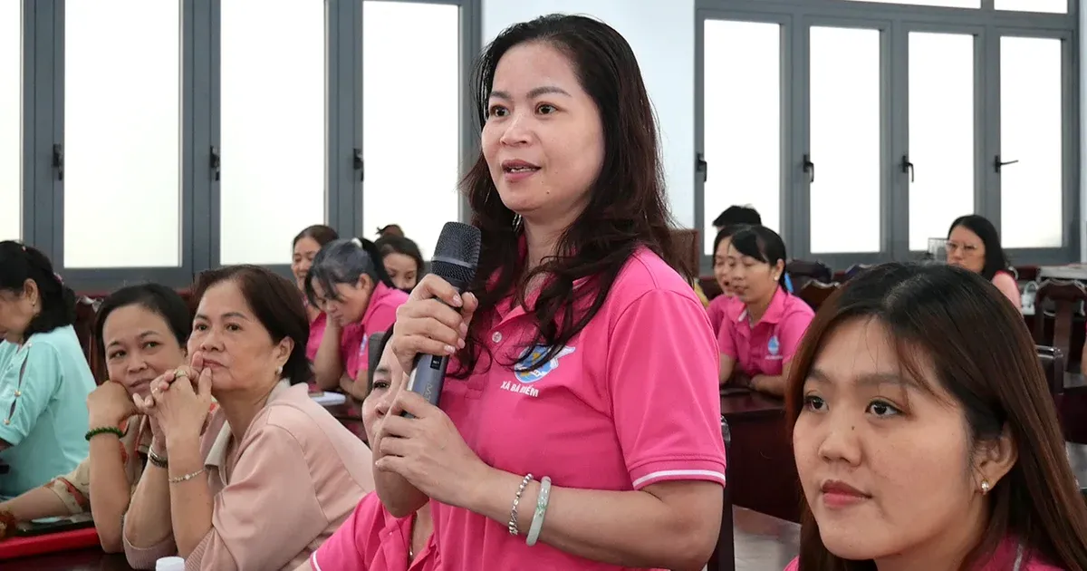 Tập huấn AI cho tiểu thương nữ: Từ livestream đến bán hàng số toàn diện