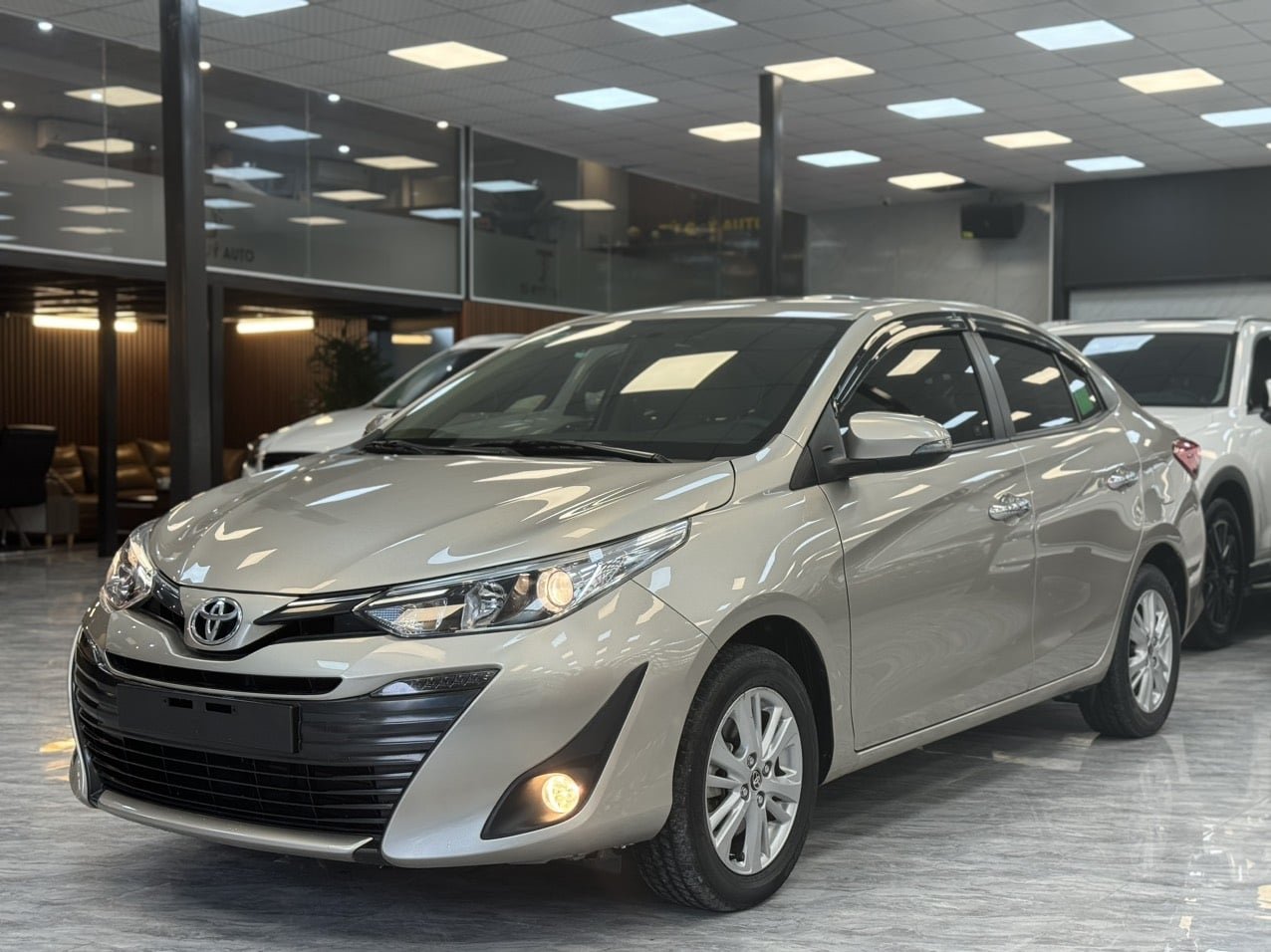 Toyota Vios hay Kia Soluto: Chọn sedan hạng B nào đáng tiền?