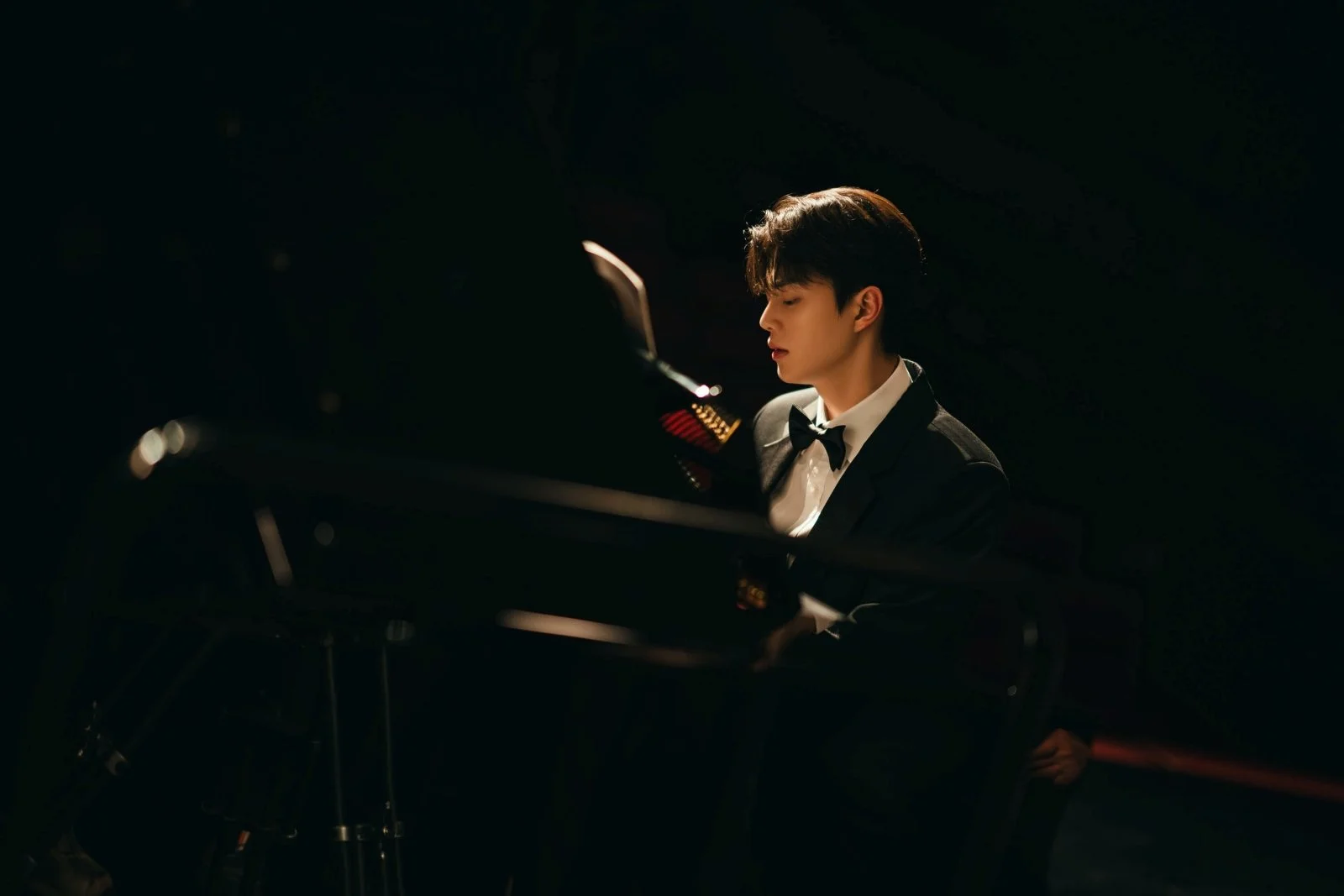 Song Kang và Lee Jun Young: Tình bạn tan trên phím đàn