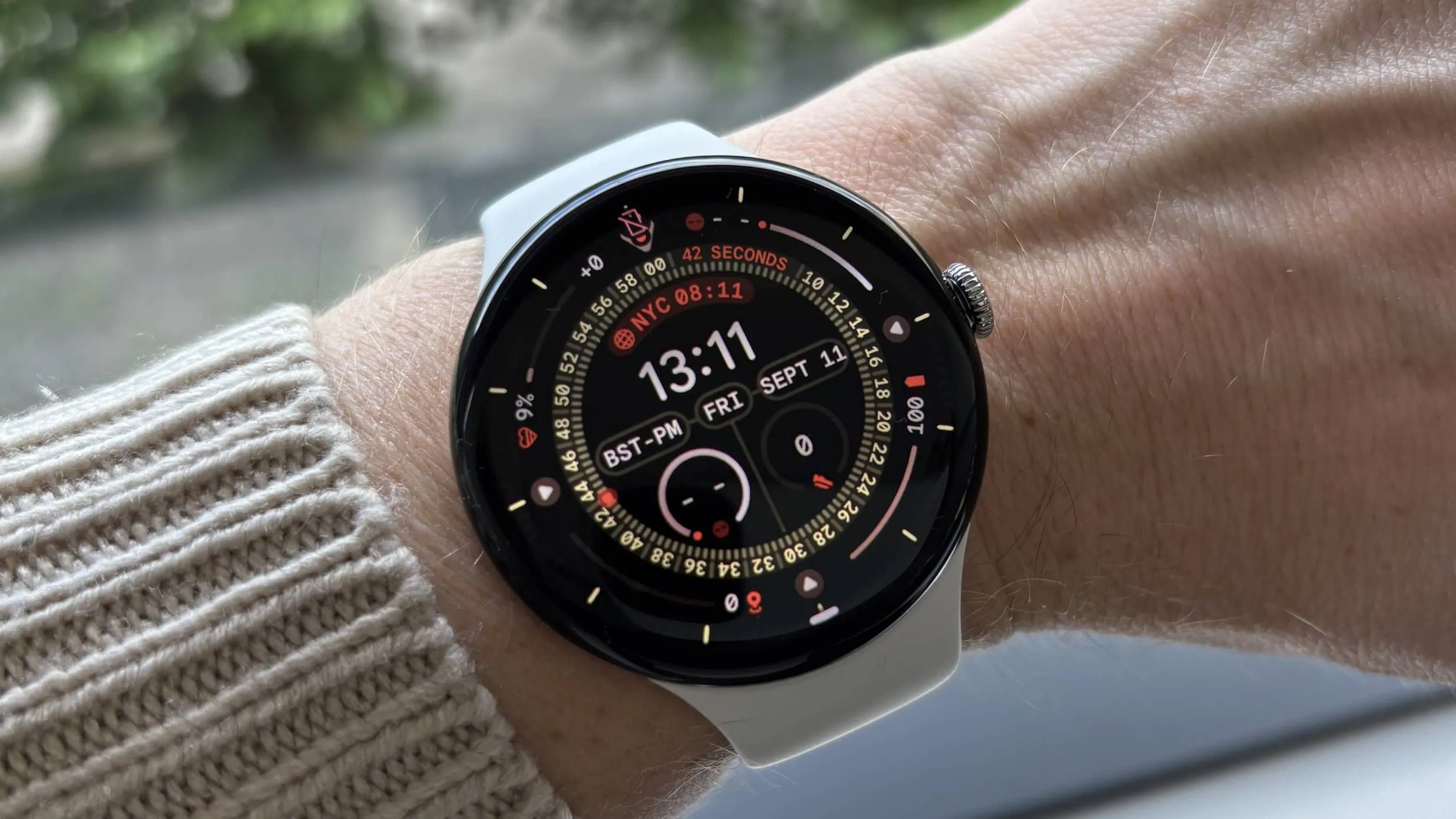 Pixel Watch 5 GPS siêu chính xác: Có đáng nâng cấp từ Pixel Watch 4?