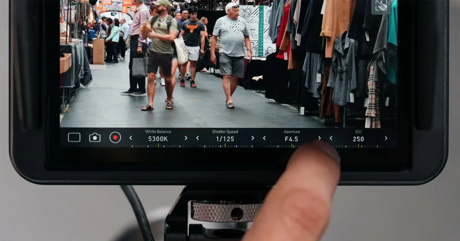 Atomos Shinobi 7 II 2800 Nits: Chuẩn Mới Cho Quay Phim Ngoài Trời