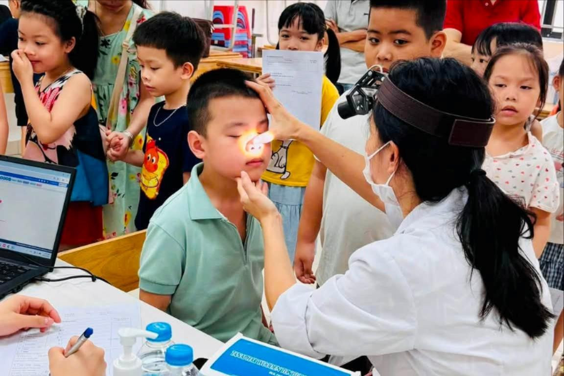 Hồ sơ sức khỏe điện tử học sinh: Từ dữ liệu đến chăm sóc chủ động