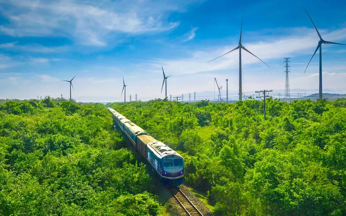 Giảm 40% vé tàu giường nằm: Có đáng săn không?