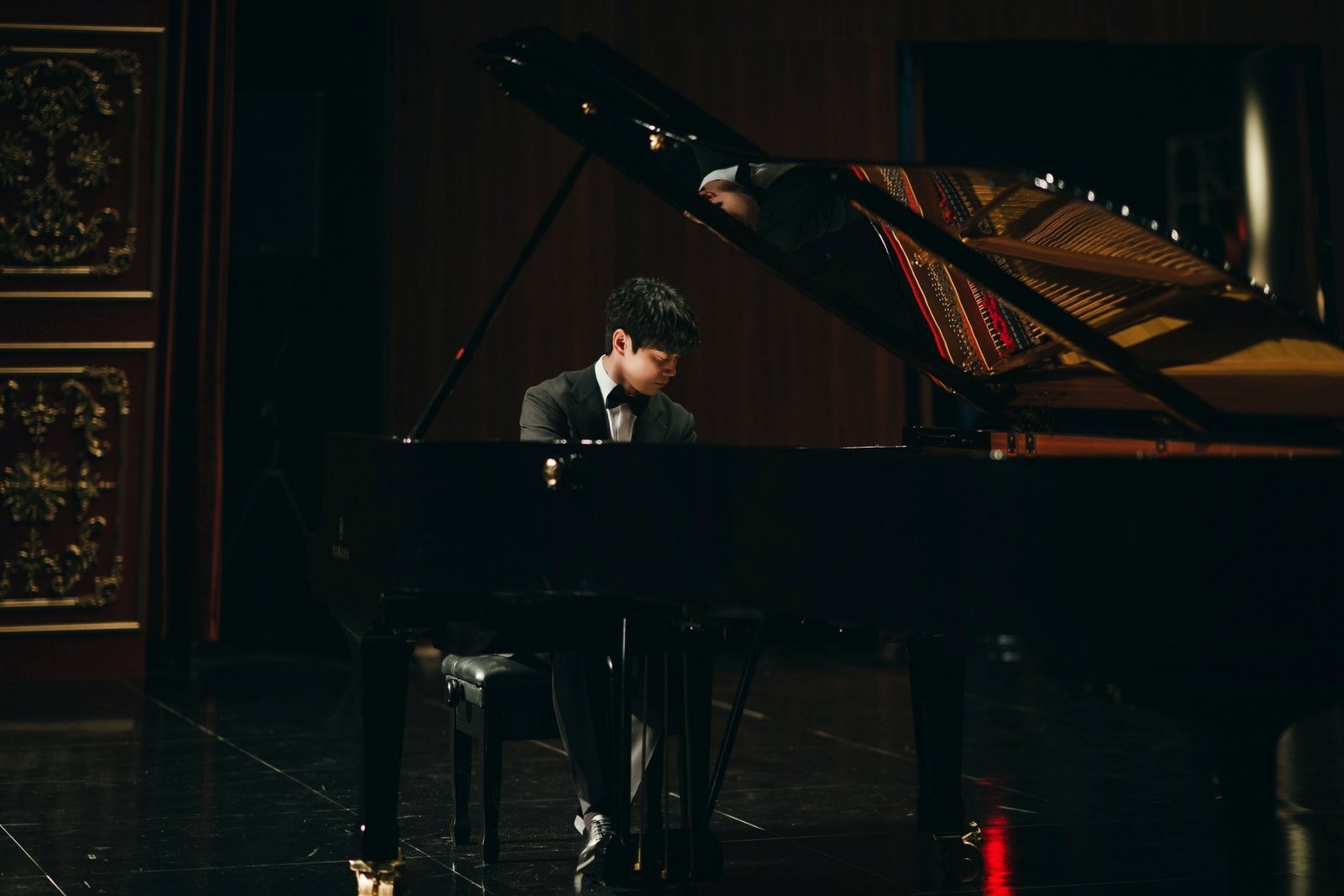 Song Kang và Lee Jun Young: Tình bạn tan trên phím đàn