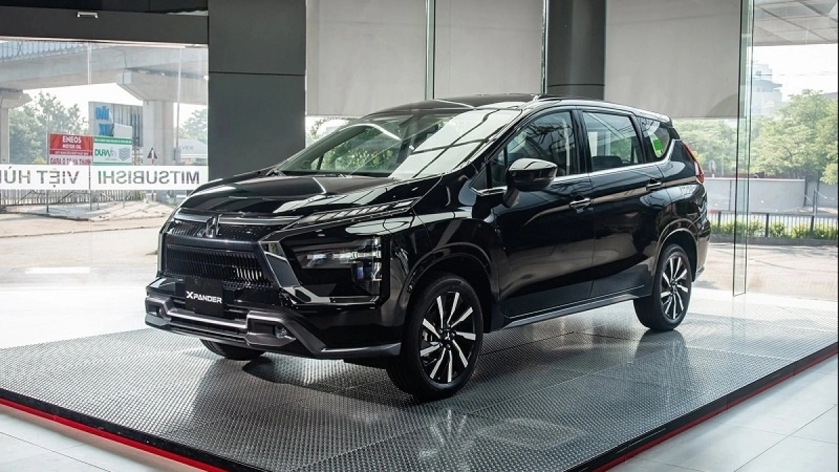 Mitsubishi Xpander giảm giá mạnh: Có đáng mua so với Innova Cross và Odyssey?
