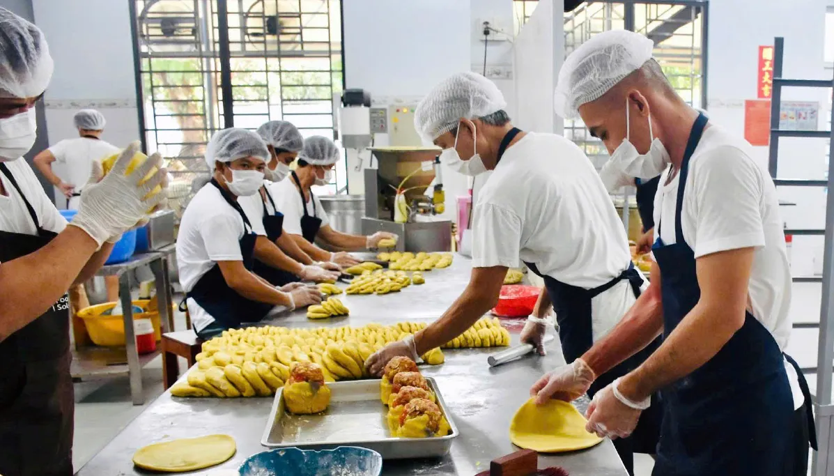 Tiệm bánh 80 năm: Chất lượng thủ công thắng tốc độ