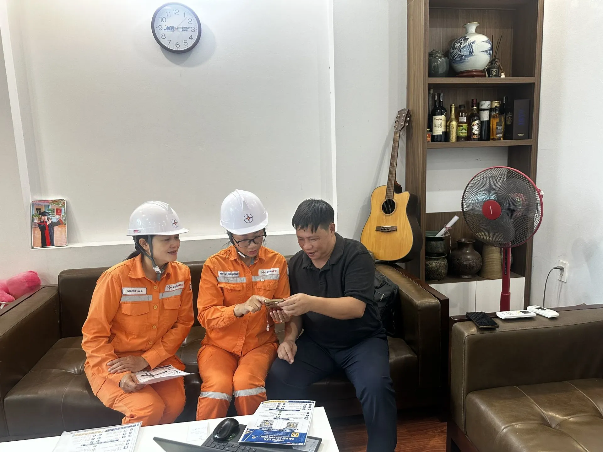 Ứng dụng EVN CSKH: Chìa khóa quản lý hóa đơn điện và tiêu thụ ngay trên điện thoại