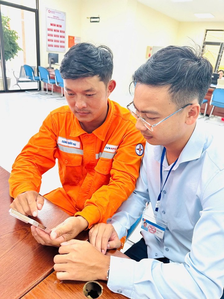 Ứng dụng EVN CSKH: Chìa khóa quản lý hóa đơn điện và tiêu thụ ngay trên điện thoại