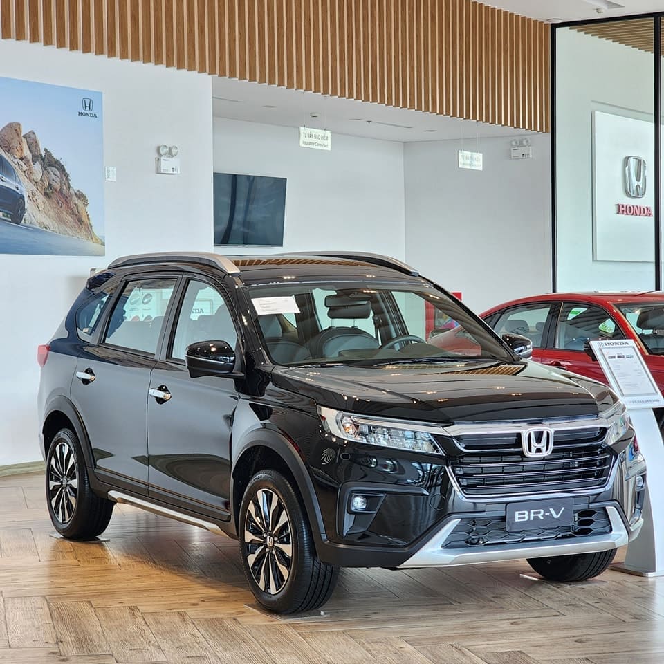Honda BR-V giảm còn 562 triệu: lựa chọn đáng mua hơn Xpander?