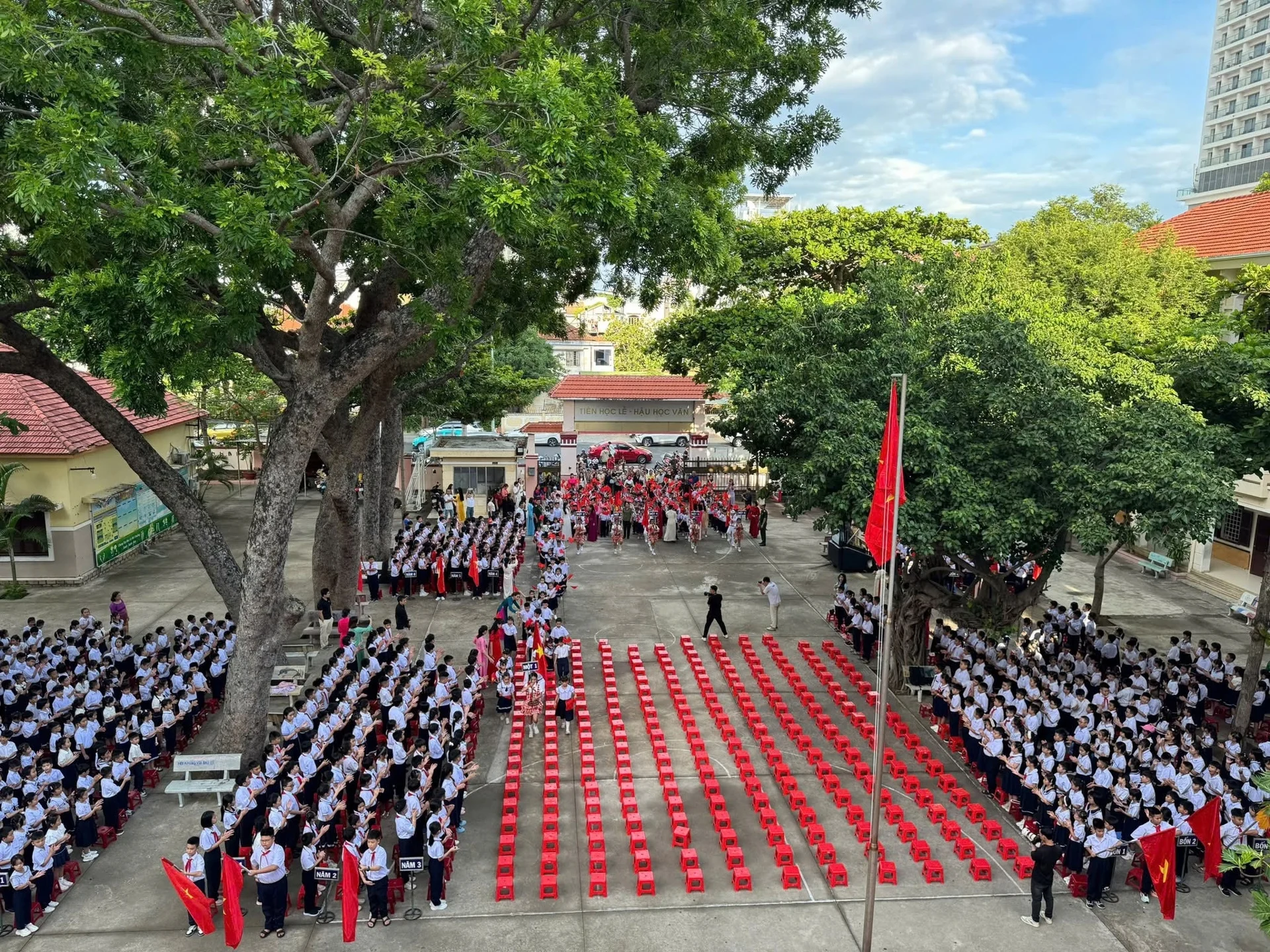 Siêu trường tiểu học Nha Trang 10.500 học sinh: Thách thức và lối thoát từ chuyển đổi số