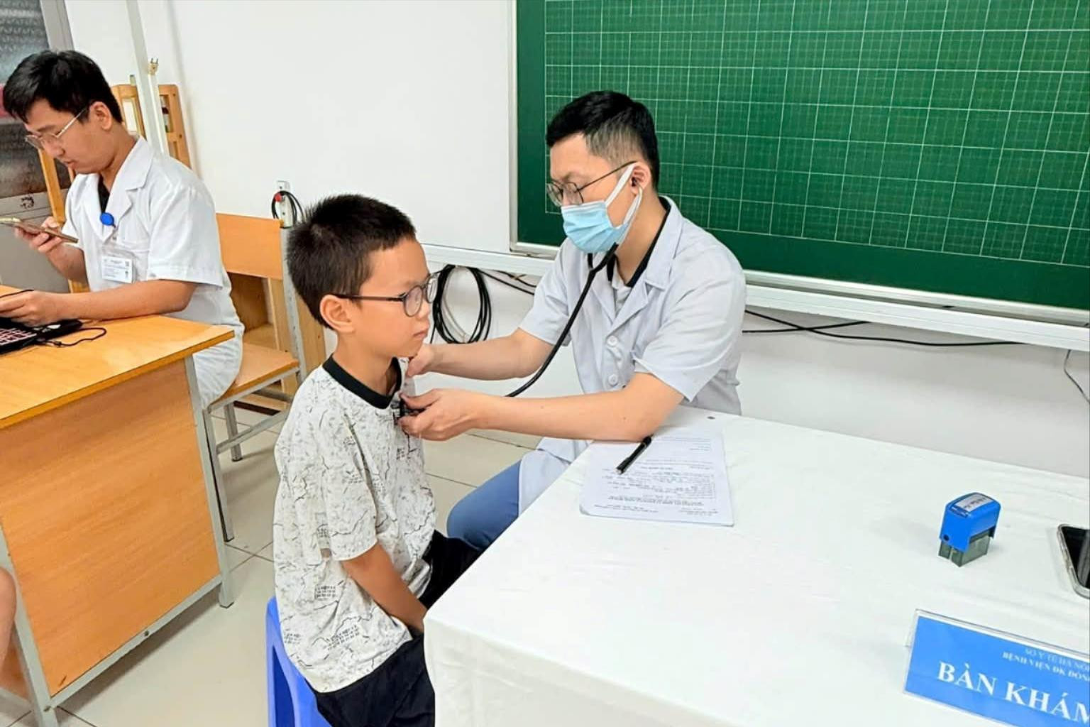 Hồ sơ sức khỏe điện tử học sinh: Từ dữ liệu đến chăm sóc chủ động