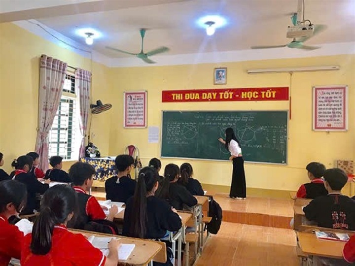 Trường nội trú vùng biên: Tấm vé vượt qua rào cản địa lý