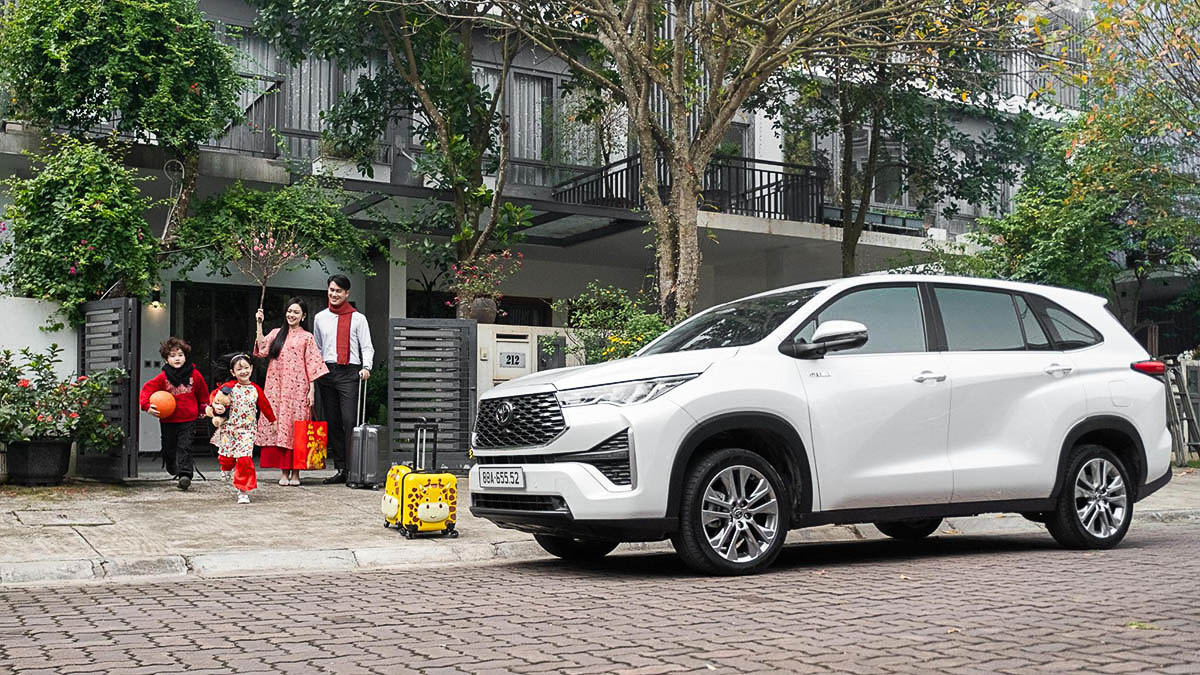 Xe hybrid Nhật Bản chiếm sóng: Innova Cross HEV bất ngờ soán ngôi Corolla Cross