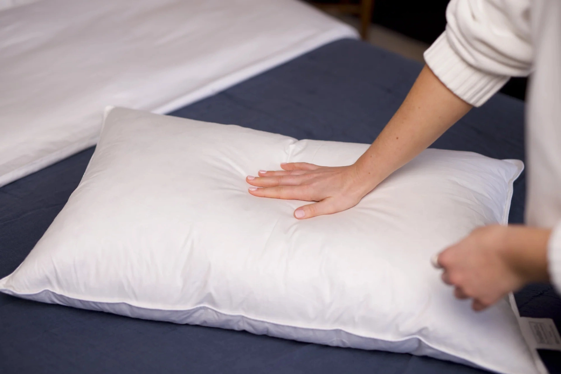 Tư thế ngủ sai lầm có thể gây đột quỵ: Đừng xem nhẹ chiếc gối