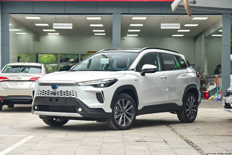 Toyota chiếm 3/5 xe hybrid bán chạy: người Việt đang chọn điều an toàn