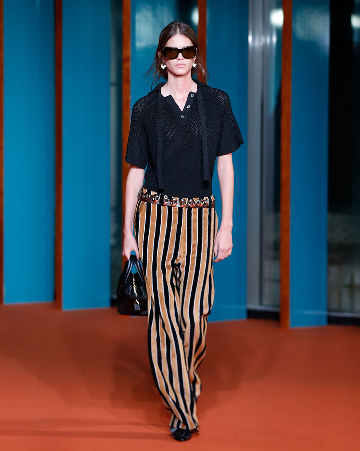 Tory Burch Xuân Hè: Khi màu sắc rực rỡ lật đổ tối giản