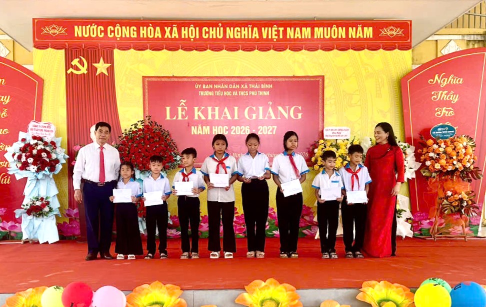 Tiếp sức đến trường: Khi khai giảng trở thành mùa sẻ chia
