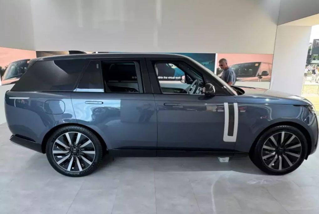 Range Rover Electric ra mắt: tầm hoạt động 600km và tham vọng dẫn dắt SUV điện hạng sang