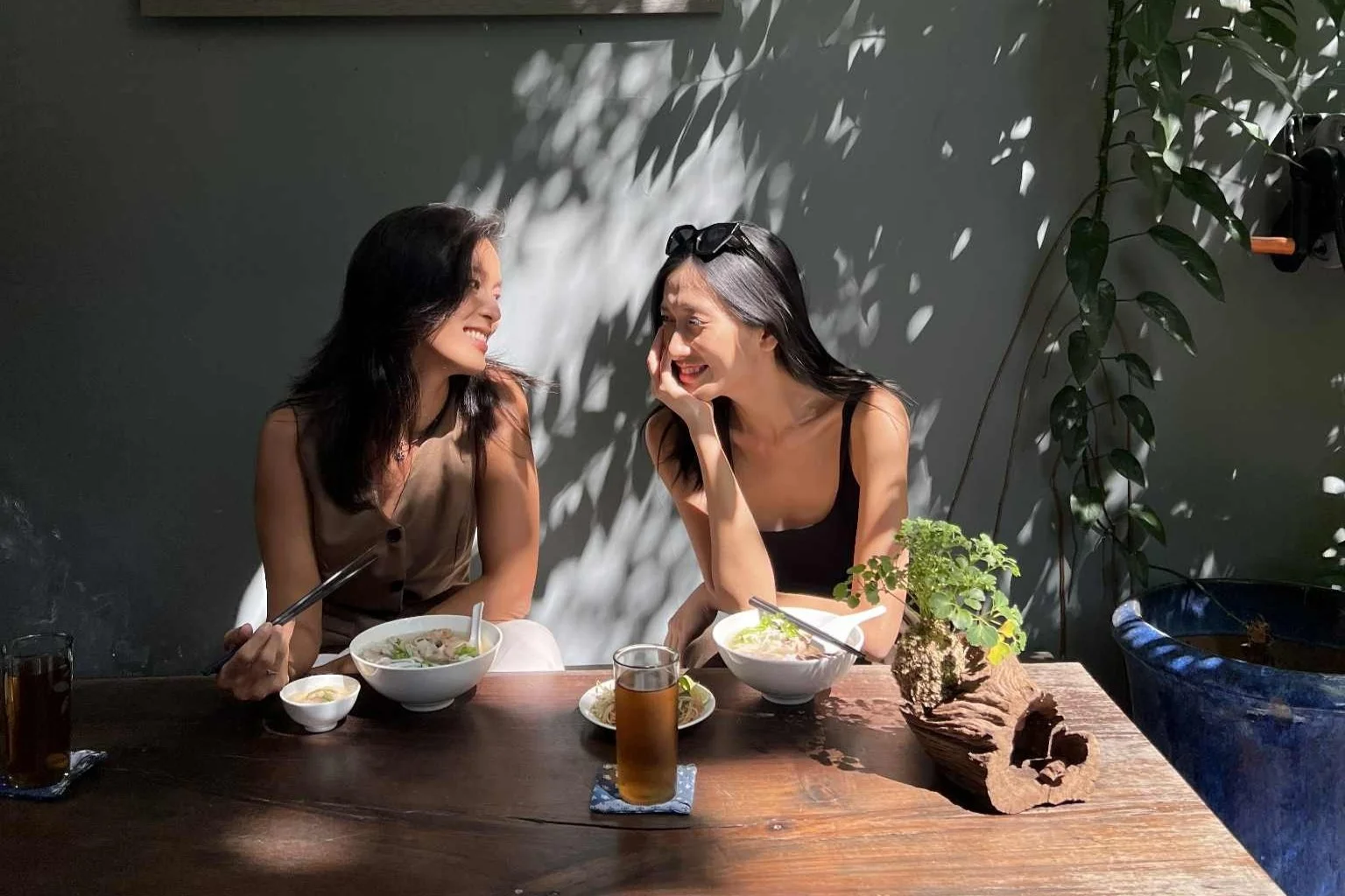 Chiến lược giá rẻ: cuộc chiến mới trên vỉa hè