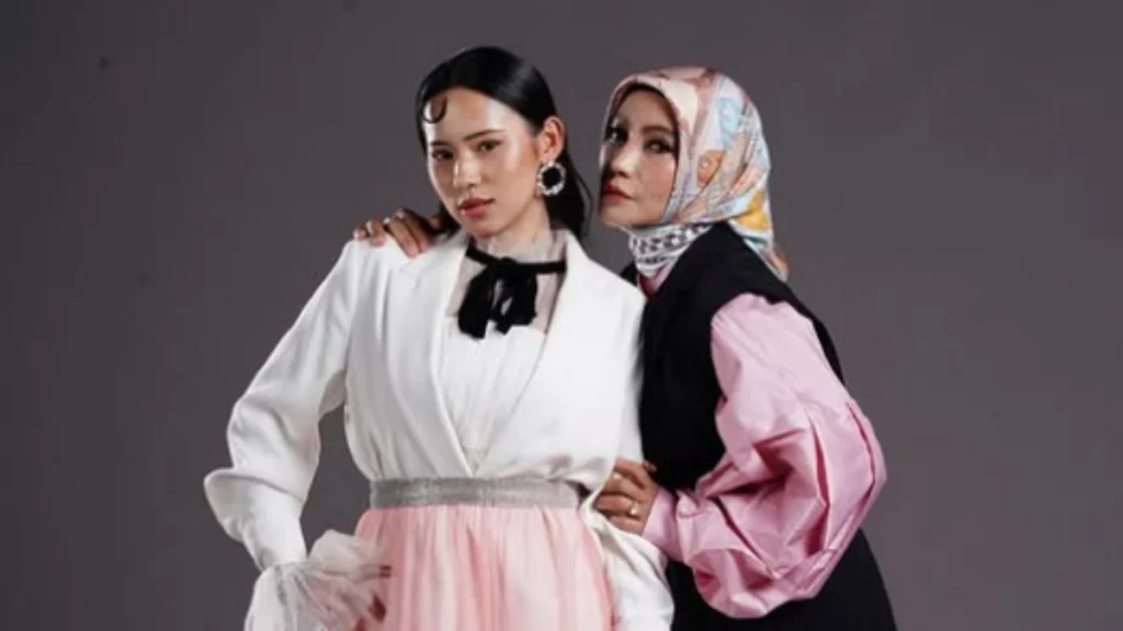 Dari Krisis Kesehatan Ibu ke Panggung Rekod: Pengorbanan Seorang Penyanyi Muda