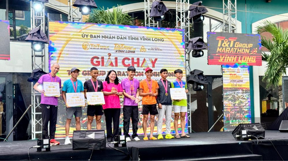 Giải chạy T&T Group Marathon Vĩnh Long: Bứt nhịp Mekong dưới mưa
