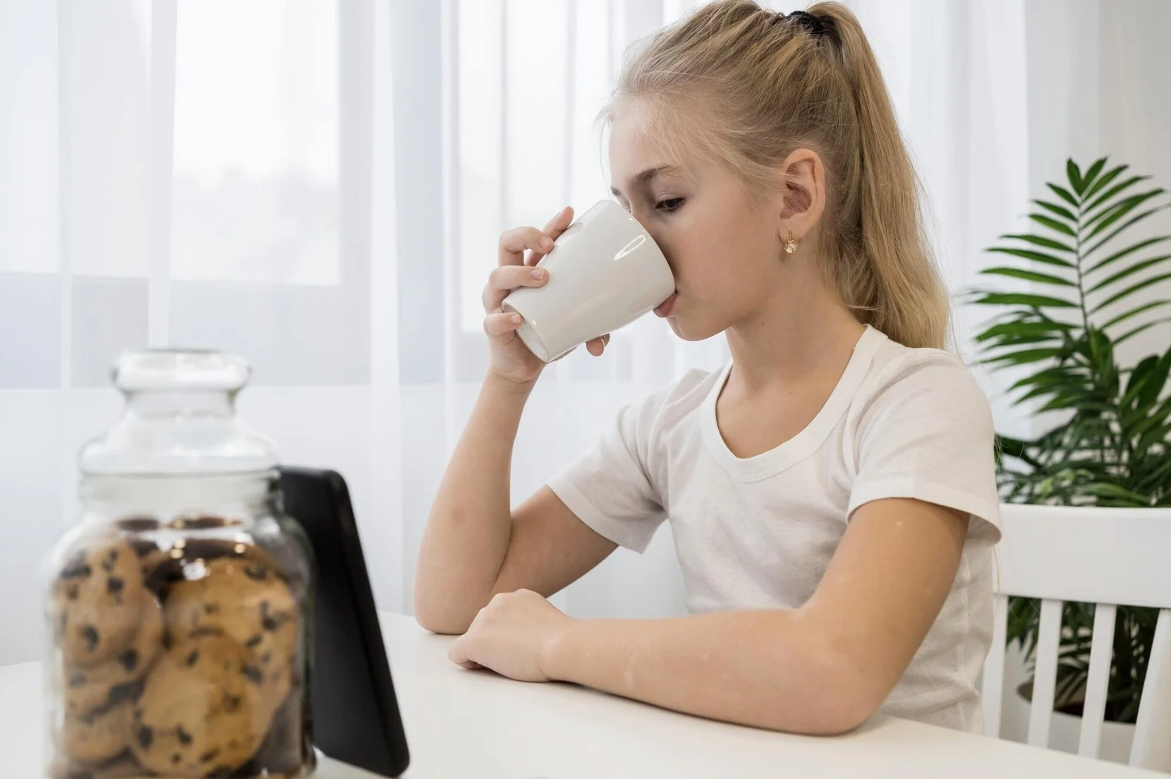 Uống nước đúng cách sau khi thức dậy: Cơ thể bạn thay đổi ra sao?