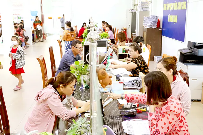 Lãnh đạo hành chính công dùng AI hàng ngày để bỏ bớt việc giấy tờ