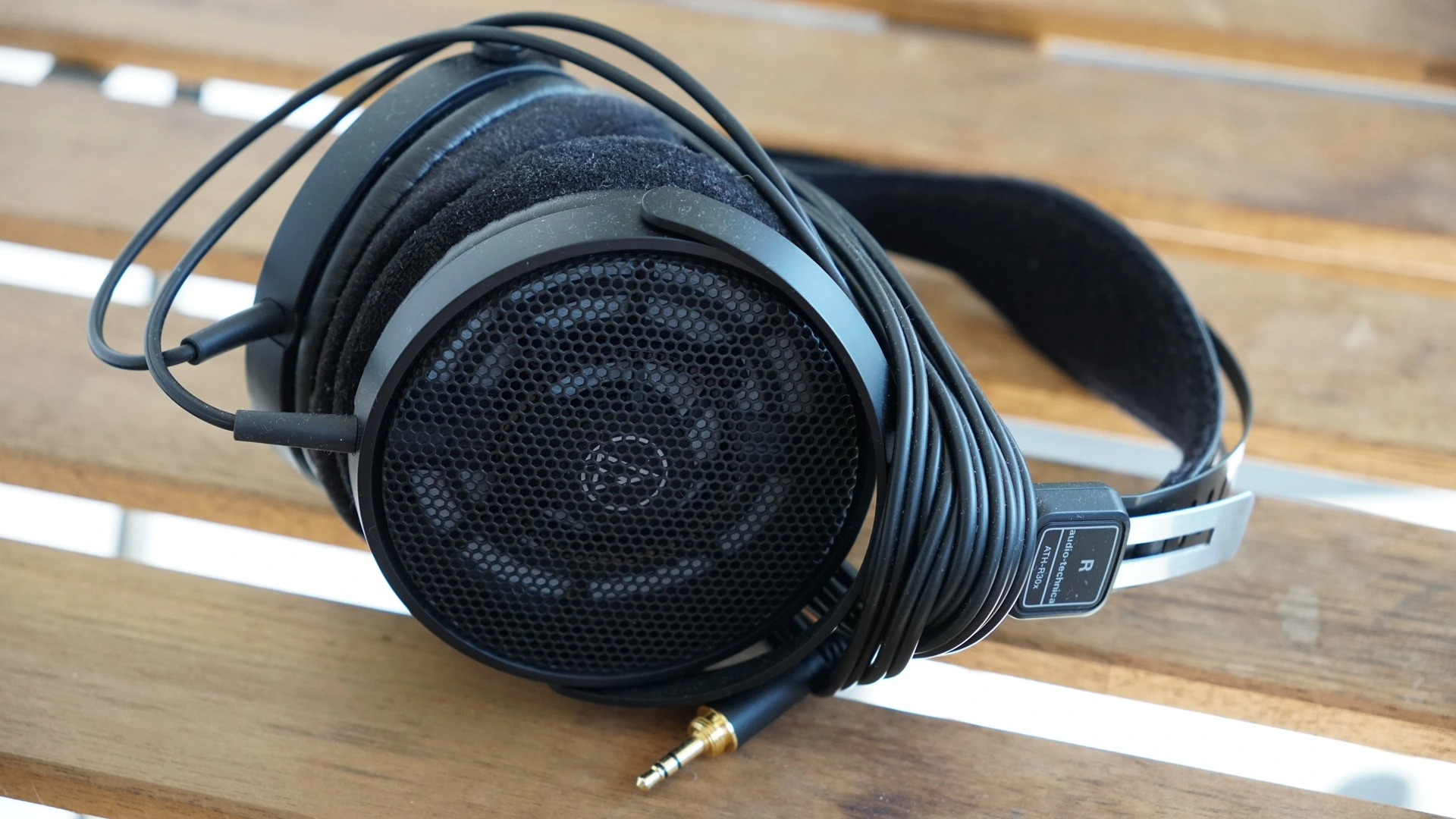 HiFiMAN HE6 Remastered: tai nghe planar magnetic cho audiophile khó tính