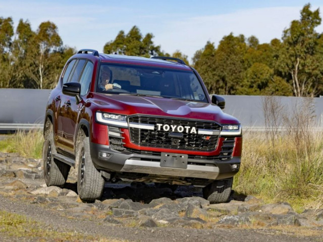 Toyota Land Cruiser tăng cường chống trộm: lớp khóa mới có đủ yên tâm?