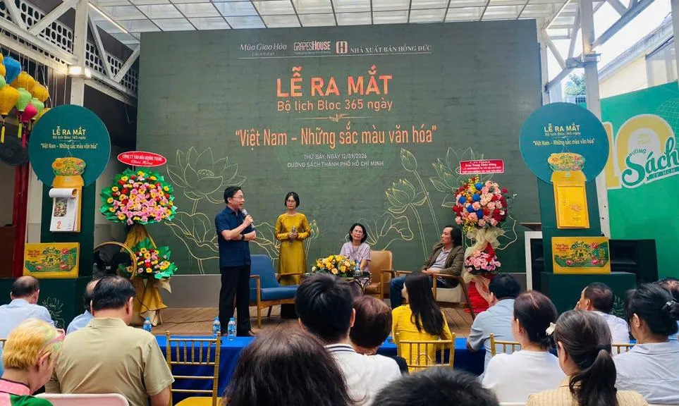 Bộ lịch bloc 365 ngày: mỗi trang là một lát cắt di sản văn hóa Việt