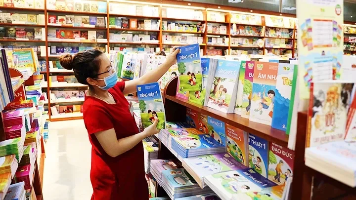 Chương trình giáo dục phổ thông sắp thay đổi toàn diện: Phụ huynh và học sinh cần chuẩn bị gì?
