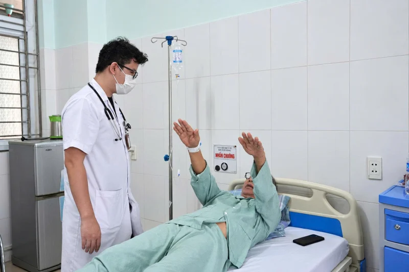 Đau đầu, nhìn mờ: dấu hiệu đột quỵ sớm dễ bị bỏ qua