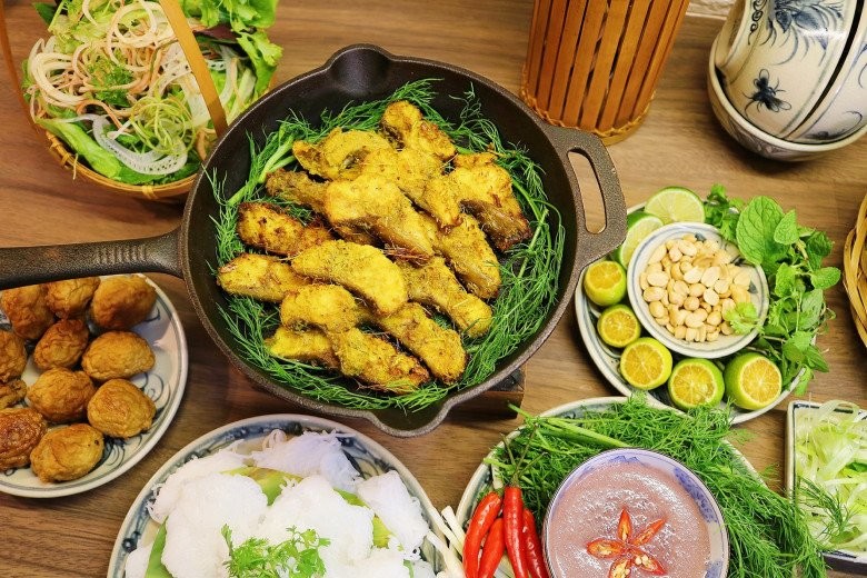 Tôm giòn chấm sốt xoài và 4 món chua ngọt giòn ngon cho cuối tuần