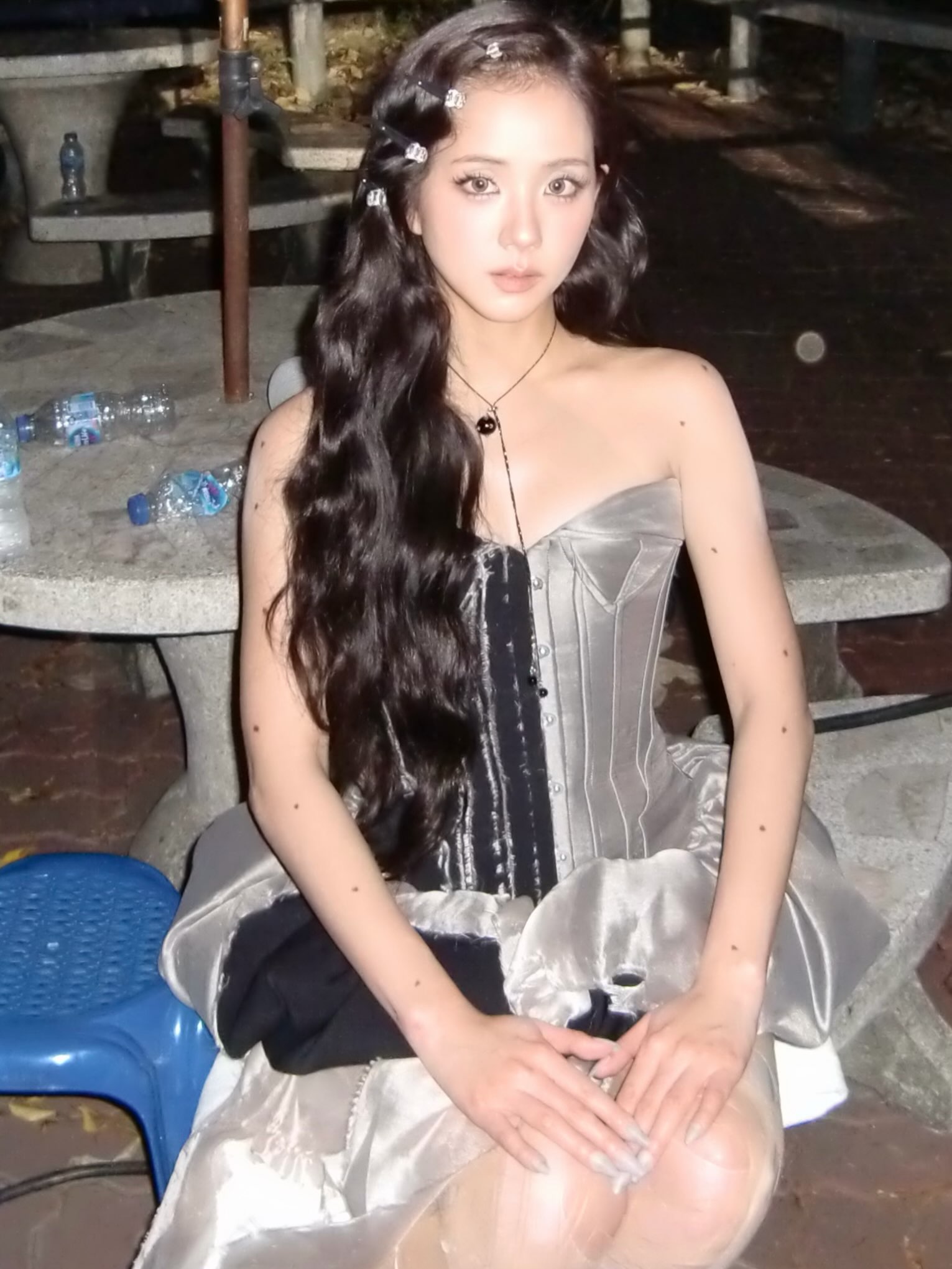 Công thức trang điểm hồng nâu của Jisoo chinh phục mùa thu